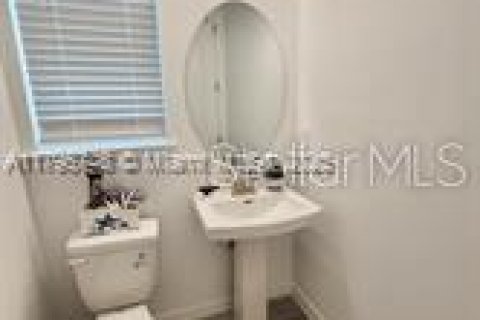 Casa en alquiler en Kissimmee, Florida, 4 dormitorios, 198.81 m2 № 1774950 - foto 17