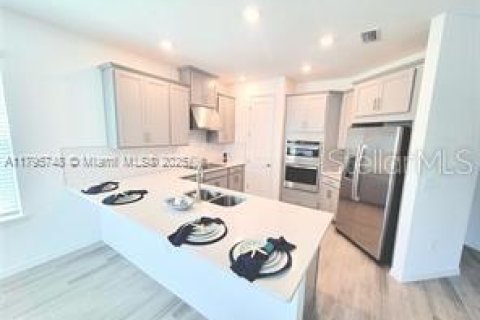 Casa en alquiler en Kissimmee, Florida, 4 dormitorios, 198.81 m2 № 1774950 - foto 6