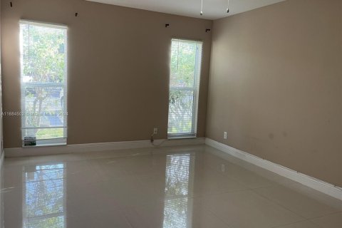Condo in Lauderdale Lakes, Florida, 2 bedrooms  № 1811619 - photo 14