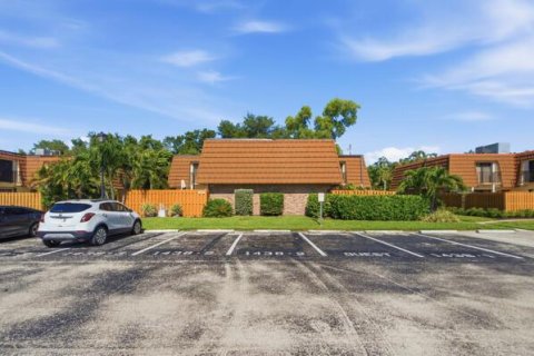 Condo in Fort Myers, Florida, 2 bedrooms № 2265809