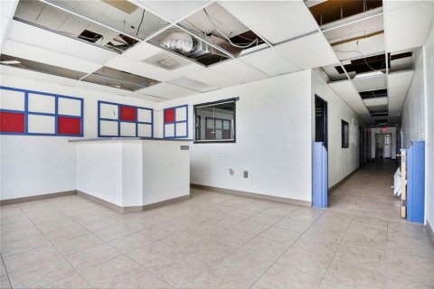 Propiedad comercial en alquiler en Orlando, Florida, 2795.43 m2 № 1387674 - foto 4