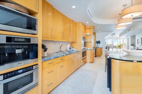 Adosado en venta en Key Biscayne, Florida, 4 dormitorios, 302.3 m2 № 2063516 - foto 19