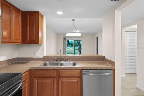 Condominio en alquiler en Saint Petersburg, Florida, 2 dormitorios, 88.26 m2 № 1913629 - foto 5