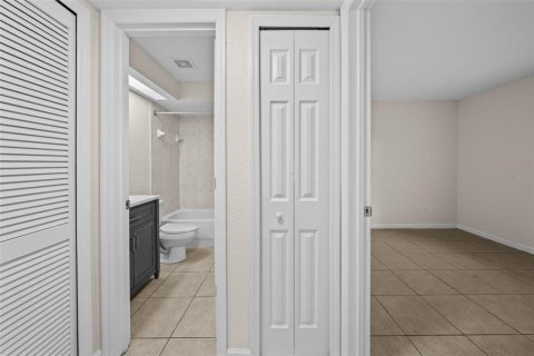 Condominio en alquiler en Saint Petersburg, Florida, 2 dormitorios, 88.26 m2 № 1913629 - foto 13