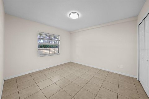 Condominio en alquiler en Saint Petersburg, Florida, 2 dormitorios, 88.26 m2 № 1913629 - foto 8