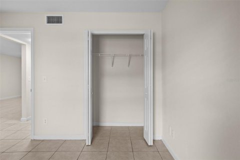 Condominio en alquiler en Saint Petersburg, Florida, 2 dormitorios, 88.26 m2 № 1913629 - foto 16