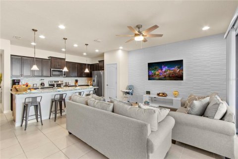 Touwnhouse à vendre à Kissimmee, Floride: 5 chambres, 210.24 m2 № 2134460 - photo 12