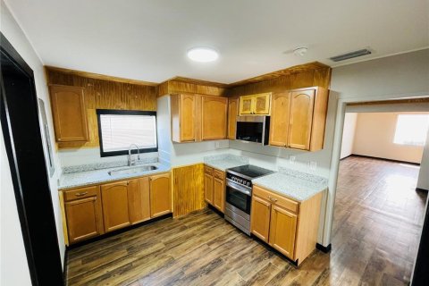 Villa ou maison à louer à Haines City, Floride: 2 chambres, 92.9 m2 № 2310789 - photo 10
