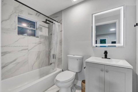 Villa ou maison à vendre à Miami, Floride: 4 chambres, 207.17 m2 № 1878574 - photo 22