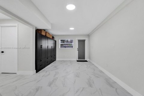 Villa ou maison à vendre à Miami, Floride: 4 chambres, 207.17 m2 № 1878574 - photo 28