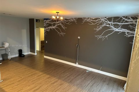 House in Pembroke Pines, Florida 4 bedrooms, 275.46 sq.m. № 2045561 - photo 14