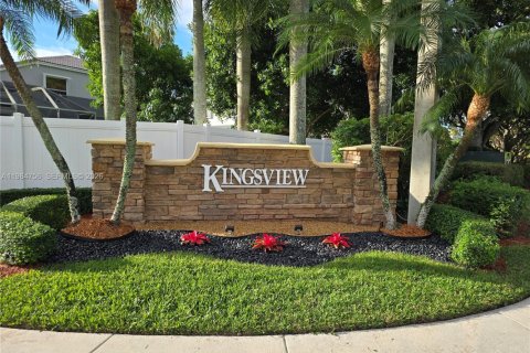 Villa ou maison à Pembroke Pines, Floride 4 chambres, 275.46 m2 № 2045561