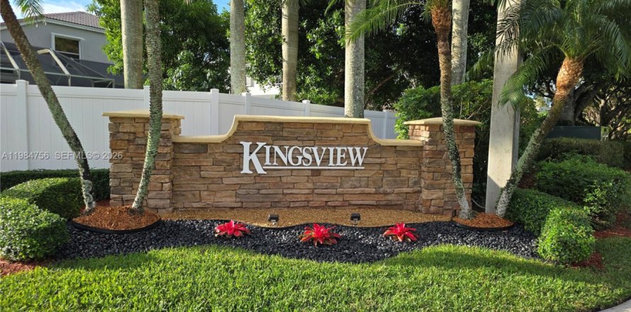 House in Pembroke Pines, Florida 4 bedrooms, 275.46 sq.m. № 2045561