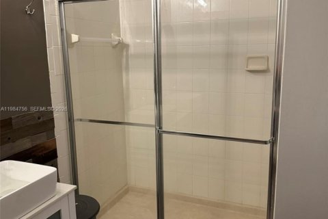 House in Pembroke Pines, Florida 4 bedrooms, 275.46 sq.m. № 2045561 - photo 20