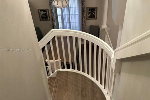 House in Pembroke Pines, Florida 4 bedrooms, 275.46 sq.m. № 2045561 - photo 22