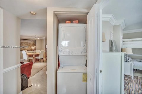 Condominio en venta en Miami Beach, Florida, 2 dormitorios, 114.27 m2 № 1863597 - foto 7