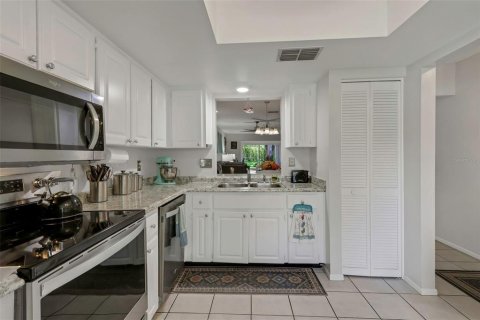 Condo in Palm Harbor, Florida, 2 bedrooms  № 1857819 - photo 12