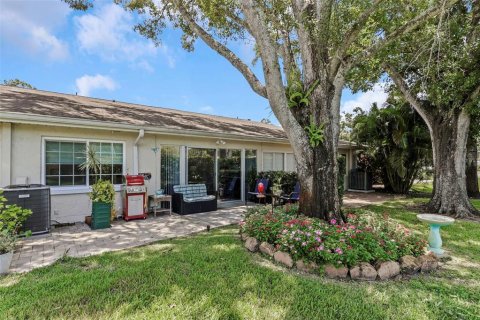Condo in Palm Harbor, Florida, 2 bedrooms  № 1857819 - photo 24