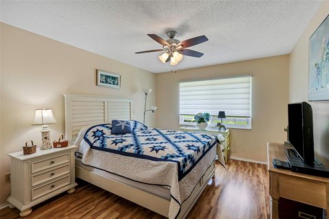 Condo in Palm Harbor, Florida, 2 bedrooms  № 1857819 - photo 22
