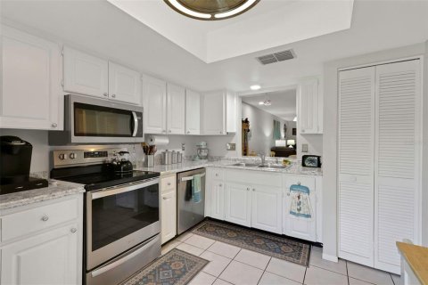 Condo in Palm Harbor, Florida, 2 bedrooms  № 1857819 - photo 15