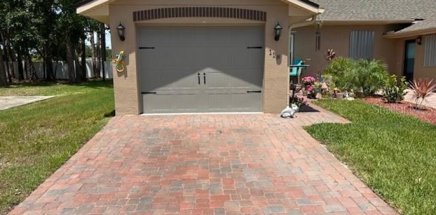 House in Edgewater, Florida 2 bedrooms, 98.01 sq.m. № 1793318