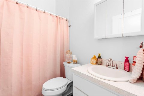 House in Edgewater, Florida 2 bedrooms, 98.01 sq.m. № 1793318 - photo 10
