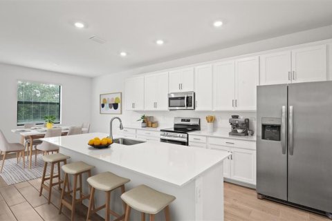 House in Parrish, Florida 5 bedrooms, 305 sq.m. № 2429072 - photo 2