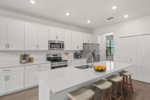 House in Parrish, Florida 5 bedrooms, 305 sq.m. № 2429072 - photo 4