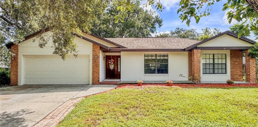 Villa ou maison à Oviedo, Floride 4 chambres, 171.59 m2 № 1878312