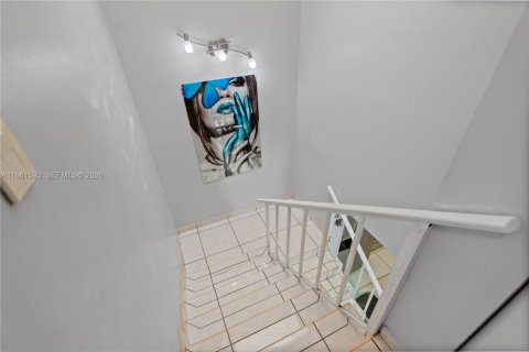 Condo in Miami, Florida, 3 bedrooms  № 2025070 - photo 22