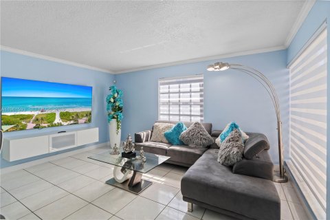 Condo in Miami, Florida, 3 bedrooms  № 2025070 - photo 9