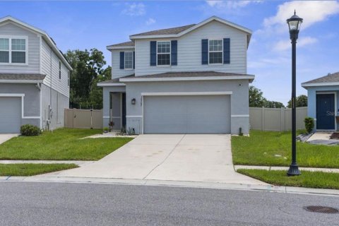 House in Land O' Lakes, Florida 3 bedrooms, 171.68 sq.m. № 1915313 - photo 1