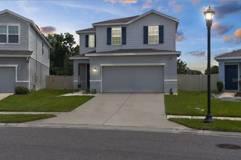 House in Land O' Lakes, Florida 3 bedrooms, 171.68 sq.m. № 1915313 - photo 2