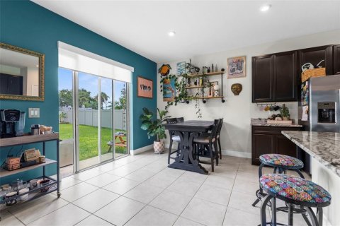 House in Land O' Lakes, Florida 3 bedrooms, 171.68 sq.m. № 1915313 - photo 9