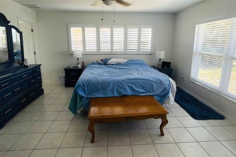 House in Punta Gorda, Florida 2 bedrooms, 186.73 sq.m. № 1797936 - photo 18