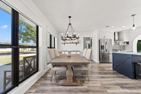 Villa ou maison à louer à Cutler Bay, Floride: 3 chambres, 138.42 m2 № 1971500 - photo 4