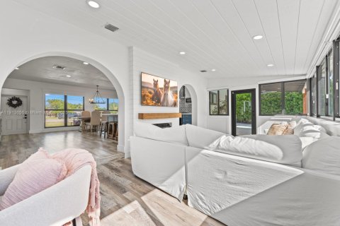 Villa ou maison à louer à Cutler Bay, Floride: 3 chambres, 138.42 m2 № 1971500 - photo 16