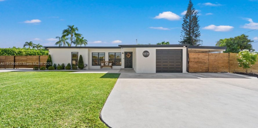 Villa ou maison à Cutler Bay, Floride 3 chambres, 138.42 m2 № 1971500