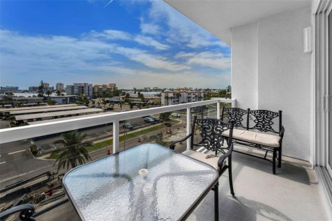 Condo in Clearwater, Florida, 3 bedrooms  № 1654187 - photo 12