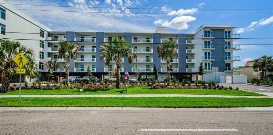 Condo in Clearwater, Florida, 3 bedrooms № 1654187