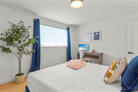 Купить виллу или дом в Лайтхаус-Пойнт, Флорида 4 спальни, 254.18м2, № 2083893 - фото 30