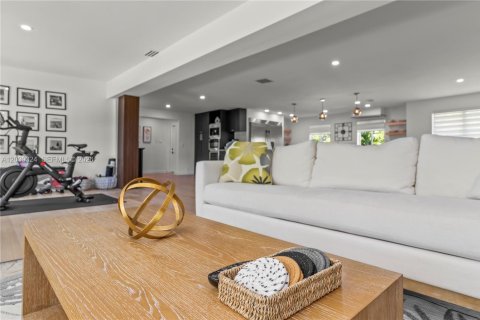 Купить виллу или дом в Лайтхаус-Пойнт, Флорида 4 спальни, 254.18м2, № 2083893 - фото 14