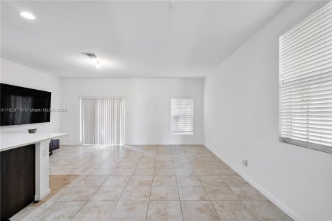 Adosado en venta en Lauderhill, Florida, 3 dormitorios, 138.98 m2 № 1934598 - foto 6