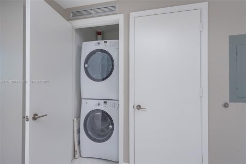 Condominio en venta en Miami, Florida, 2 dormitorios, 120.12 m2 № 1983377 - foto 19