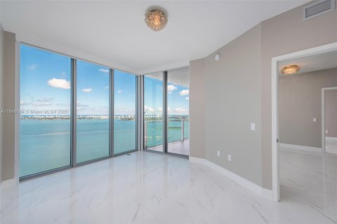 Condominio en venta en Miami, Florida, 2 dormitorios, 120.12 m2 № 1983377 - foto 13