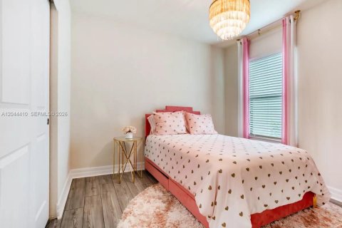 Villa ou maison à vendre à Lauderdale Lakes, Floride: 4 chambres, 169.83 m2 № 2192882 - photo 15