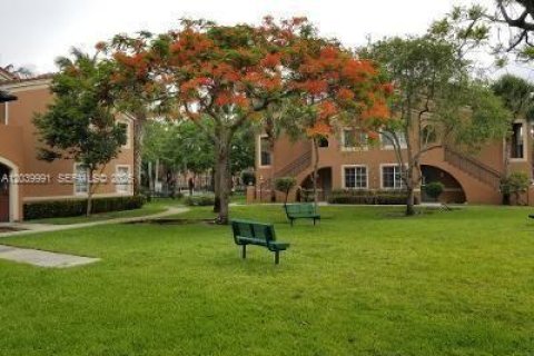 Condominio en alquiler en Tamarac, Florida, 1 dormitorio, 64.2 m2 № 2086159 - foto 5