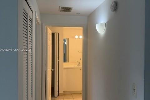 Condominio en alquiler en Tamarac, Florida, 1 dormitorio, 64.2 m2 № 2086159 - foto 13