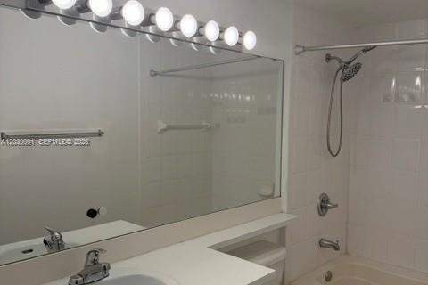 Condominio en alquiler en Tamarac, Florida, 1 dormitorio, 64.2 m2 № 2086159 - foto 17