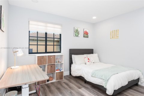 Townhouse in Weston, Florida 4 bedrooms, 166.3 sq.m. № 1796358 - photo 21